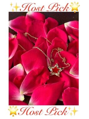 Gold Star Pendant Necklace - Elegant Women's Jewelry